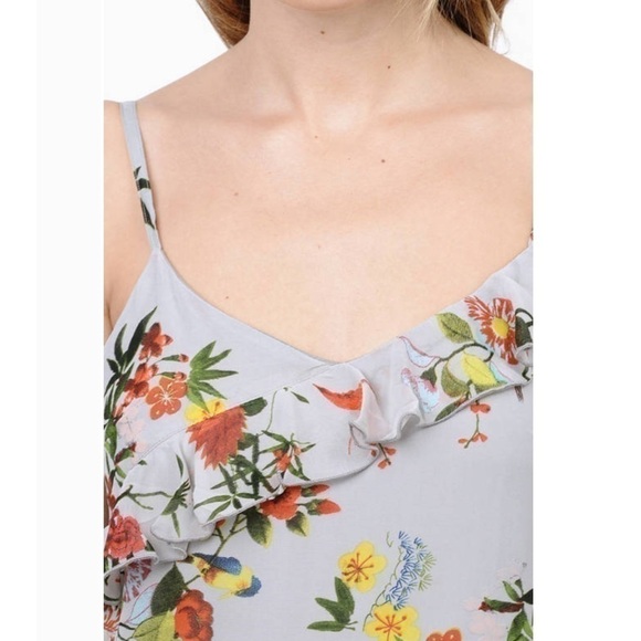 ๐๐HP๐๐ TOBI ROMEO RUFFLES DRESS IN GREY FLORAL NWT Size Medium - Picture 4 of 9